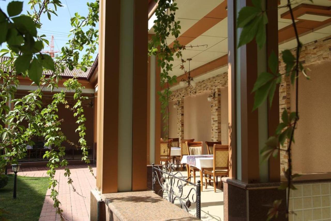 Grand Nur Hotel Tasjkent Exteriör bild
