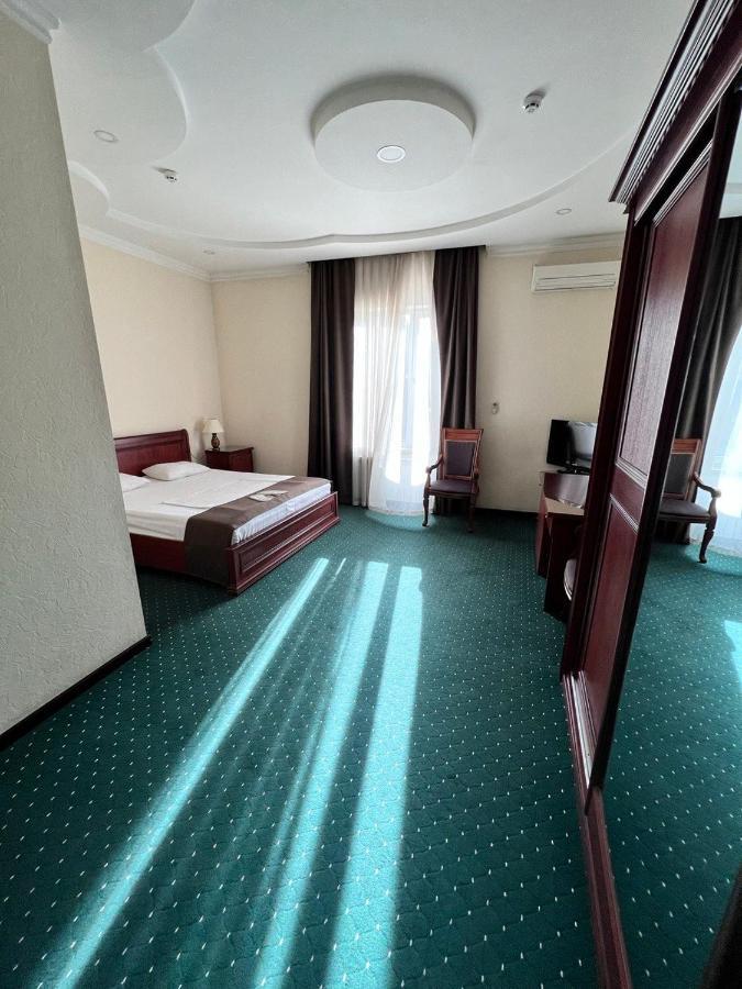 Grand Nur Hotel Tasjkent Exteriör bild