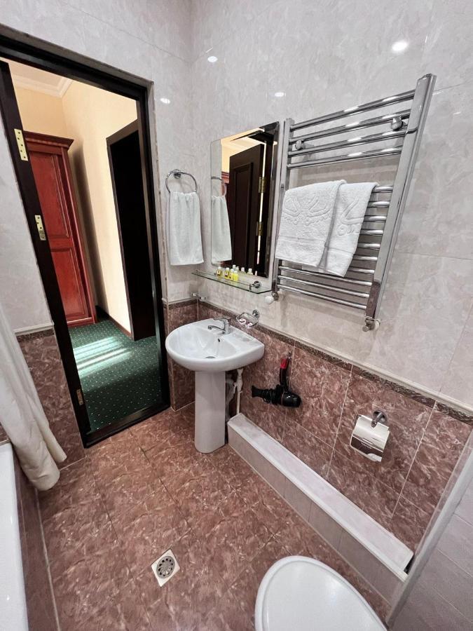 Grand Nur Hotel Tasjkent Exteriör bild