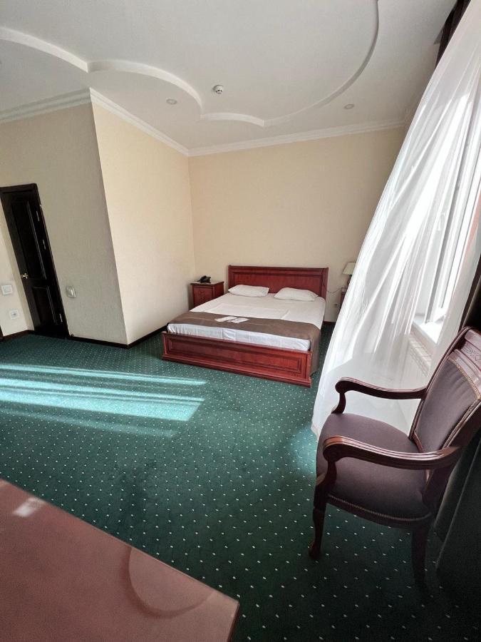 Grand Nur Hotel Tasjkent Exteriör bild