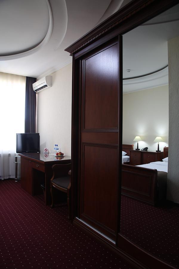 Grand Nur Hotel Tasjkent Exteriör bild